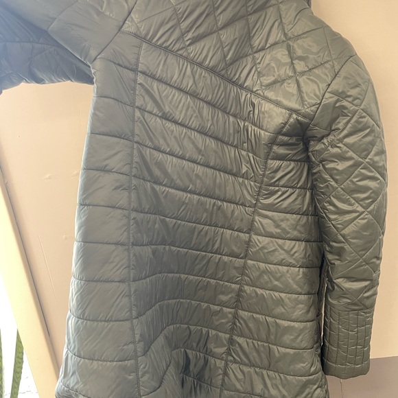 Patagonia Meduim Jacket - Picture 4 of 9